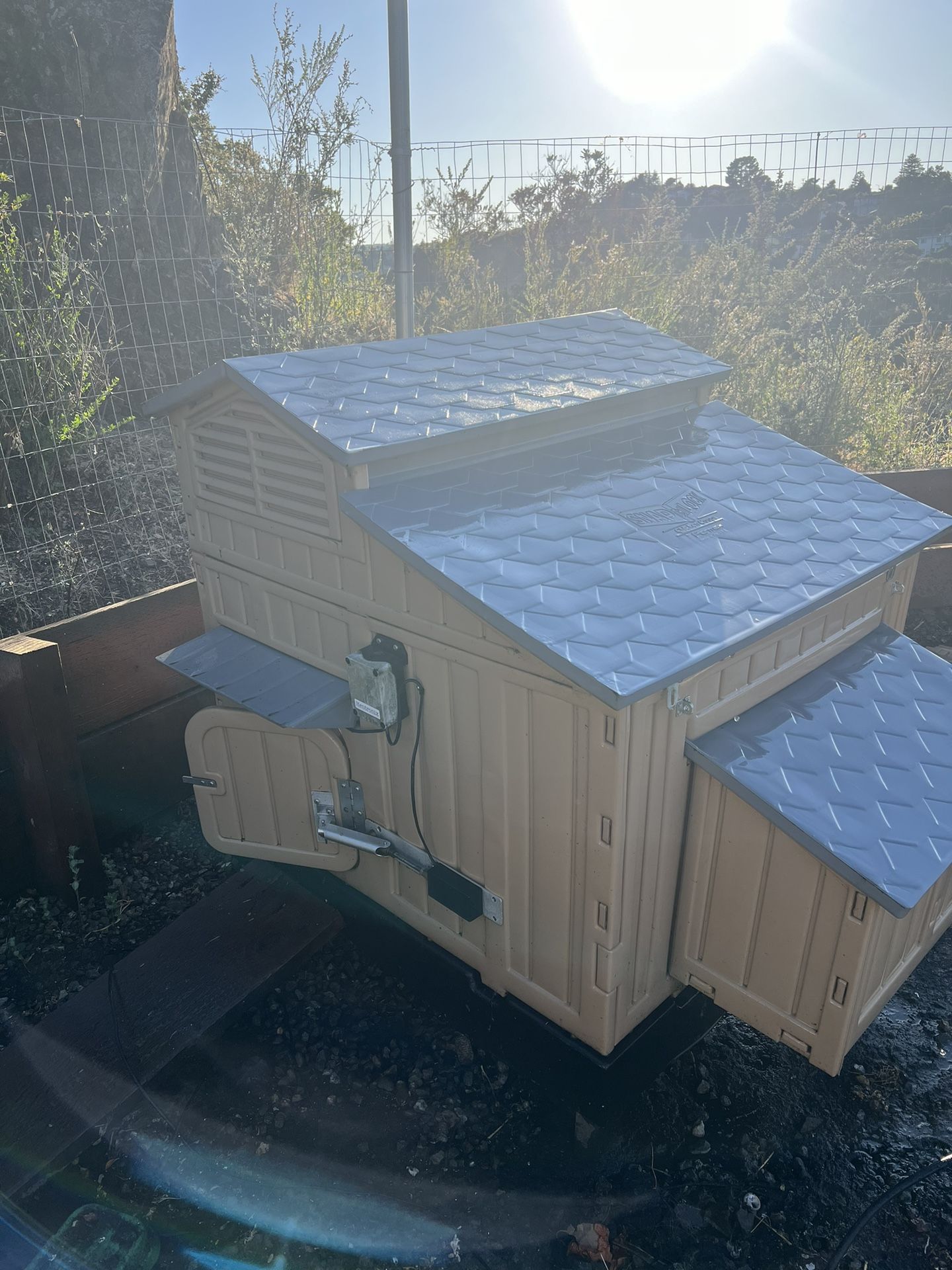 Snaplock Chicken House