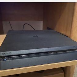 PS4 With 1 Controller And Cables
