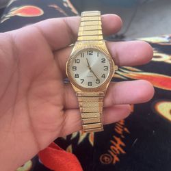 This is a Milan Genuine Diamond Quartz Womens Wrist Watch MLN865.