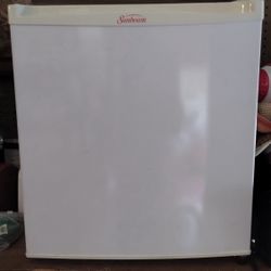 Sunbeam Mini Refrigerator 