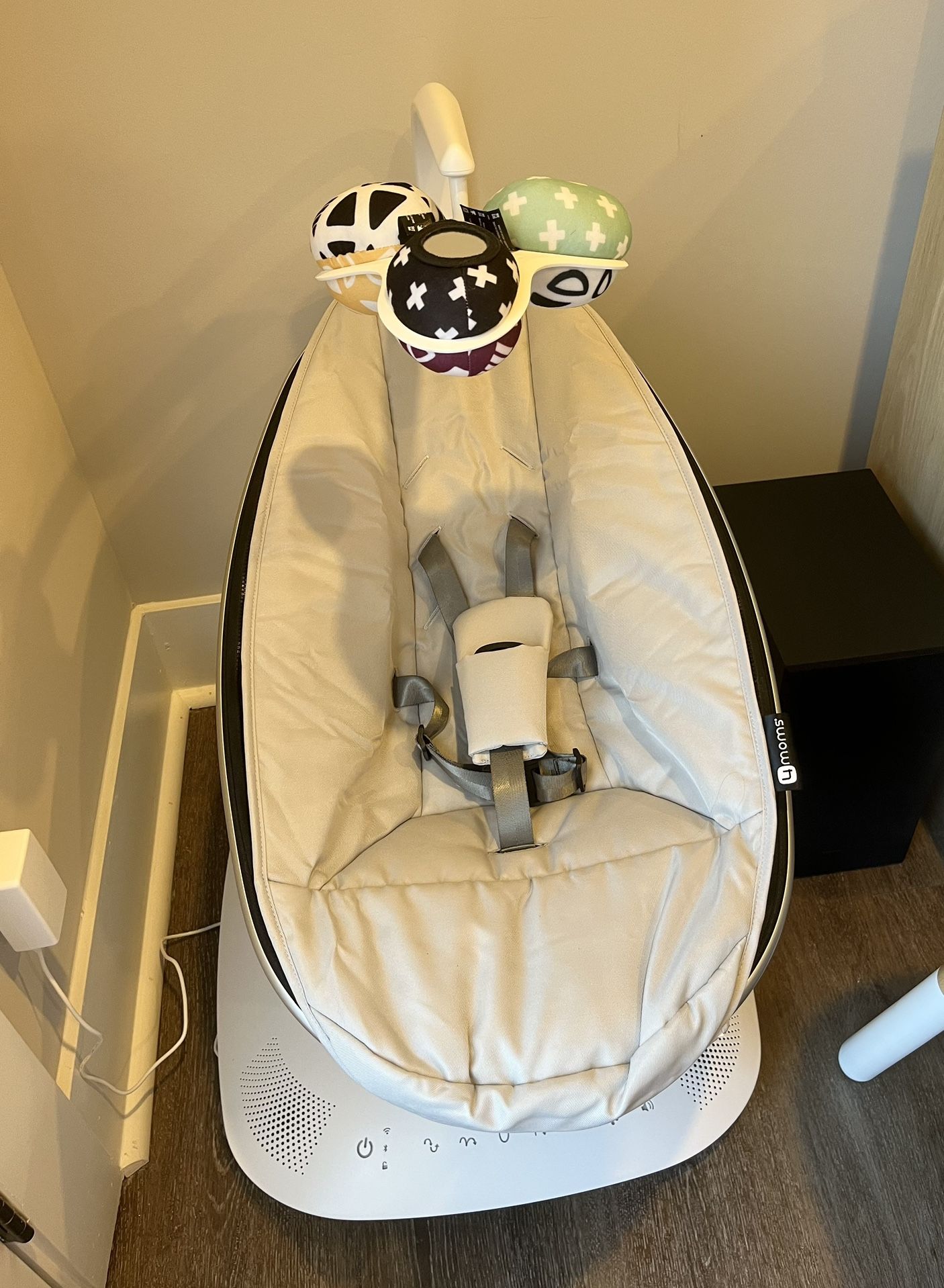 mamaRoo multi-motion baby swing