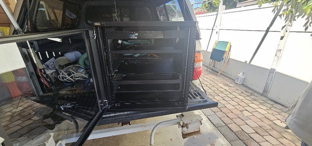 Strong SR-WMS-10U Wall Mount Rack System, 10U, Steel, Black