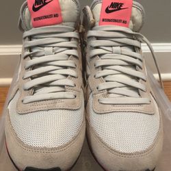 Women s Nike Internationalist Mid for Sale in Chicago IL OfferUp
