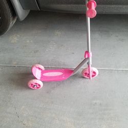 SCOOTER  JR & HELMET 