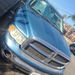 4x4 Ram 1500 hemi