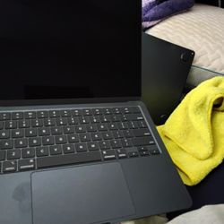 Macbook Air M2 2022