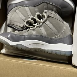 Kids Retro Jordan’s Cool Gray Size 3