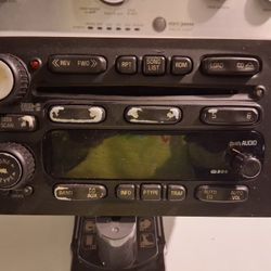 Radio four a 2003  tahoe 