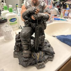 Gears Of War 3 Marcus Fenix Statue