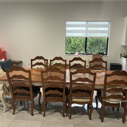 Ethan Allen 6-10 Person Table