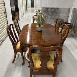 Henkel Harris Dining Room Table & Six Chairs Queen Anne Wild Black Cherry  & Three Leaves