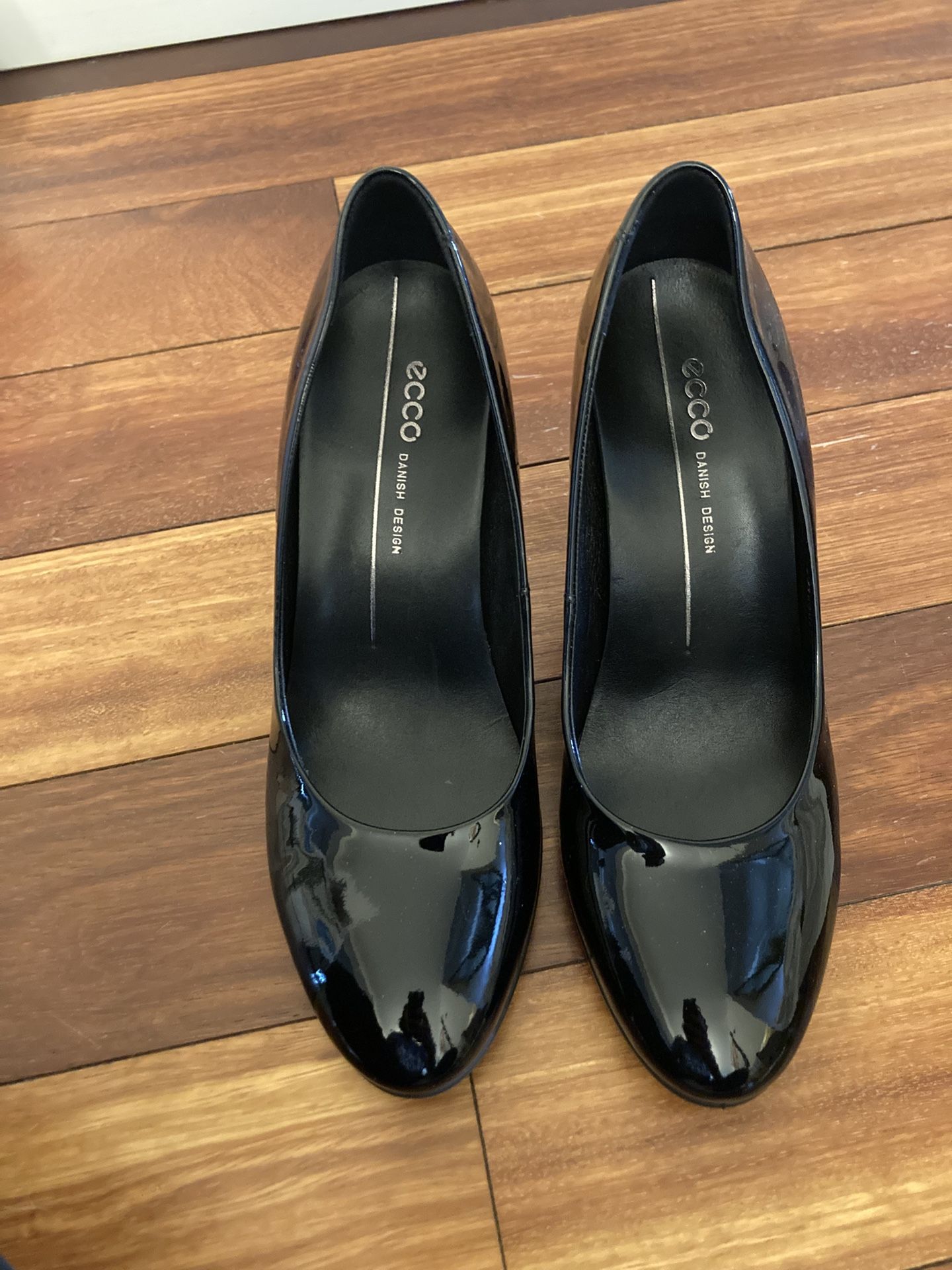 Ecco Shape 75 Sleek in Size 37 / 6-6.5