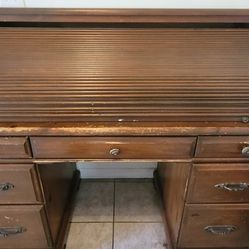 FREE! Roll Top Desk! Perfect For Home Office Or Student!
