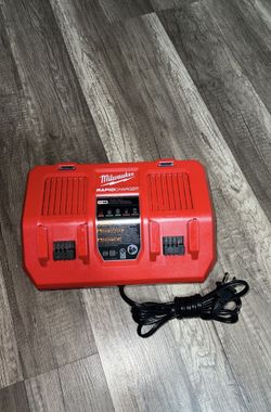 MILWAUKEE RAPID CHARGER