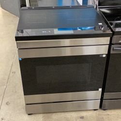 Samsung Stove New Scratch and Dent