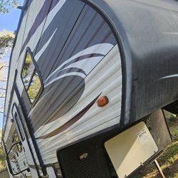 Rv 5th Wheel  Puma 2014