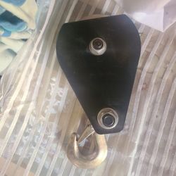 4" Pulley with hook Brand new