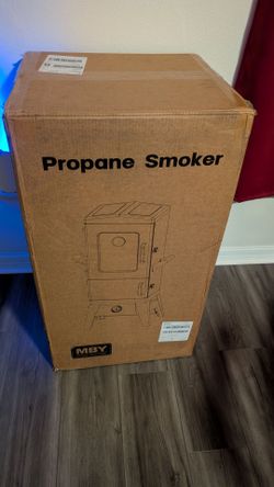 Maison Backyard Propane Smoker *unopened*