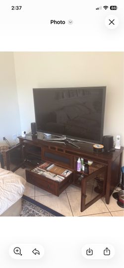 Entertainment center