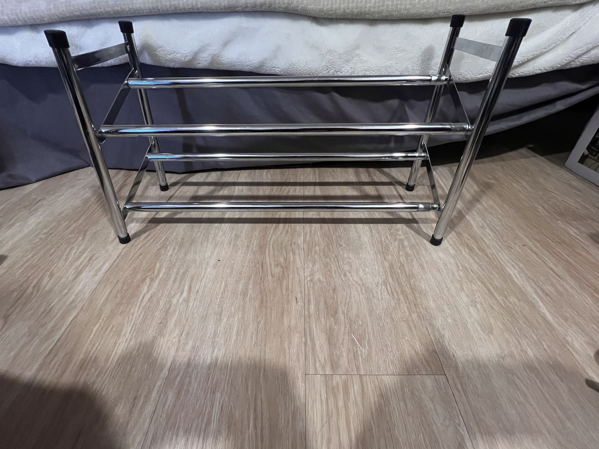 Expandable shoe rack 