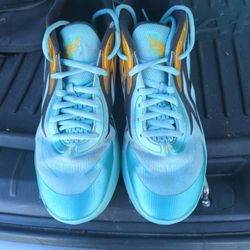 Men's Size 11 Puma MELO Mid Top Sneakers