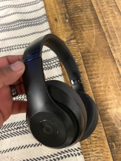 Beats studio in black