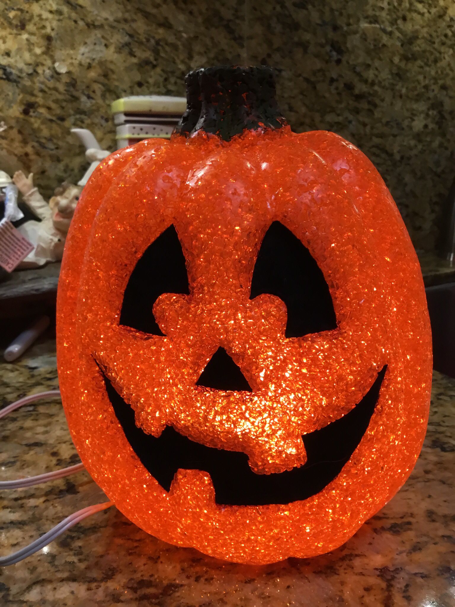 LIGHTED SPARKLING PUMPKIN 🎃 TABLE TOP (INDOOR DECOR) (FIRM ON PRICE) *CHECK OUT ALL MY OFFERS * SERIOUS BUYERS PLEASE(1 FREE THE ORIGINAL WEREWOLF OR