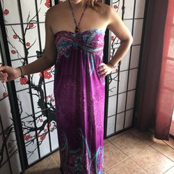 New, Women’s fuchsia/purple color long sundress. Size medium stretchy comfortable material. One available. Will ship buyer to pay regular USPS sipping