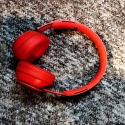 Beats Solo Pro (Red) 100$