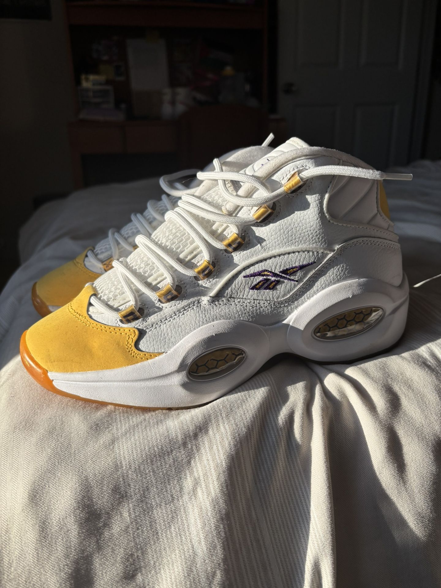 Yellow Toe Reebok Questions, Size 7 Men’s