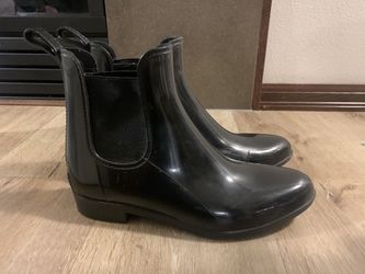JCrew women’s size 8 rain booties
