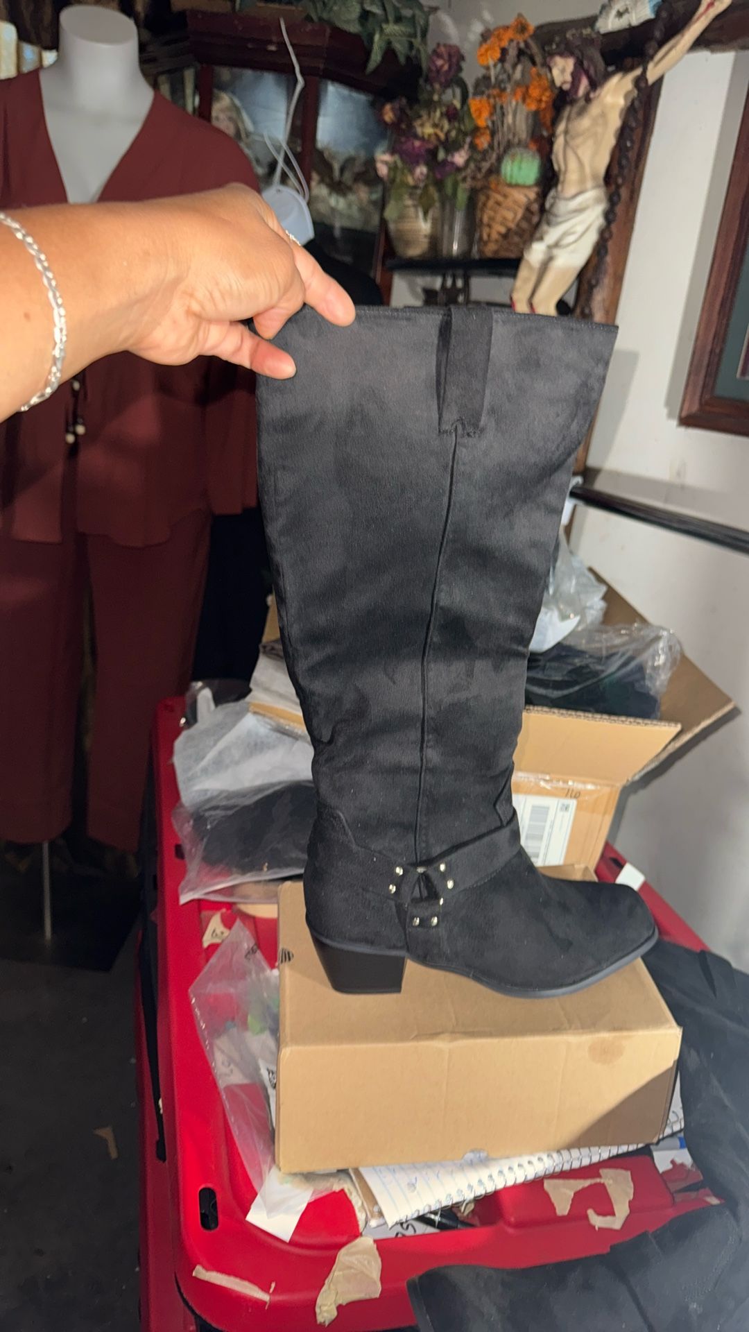 New Size 9.1/2 Boots