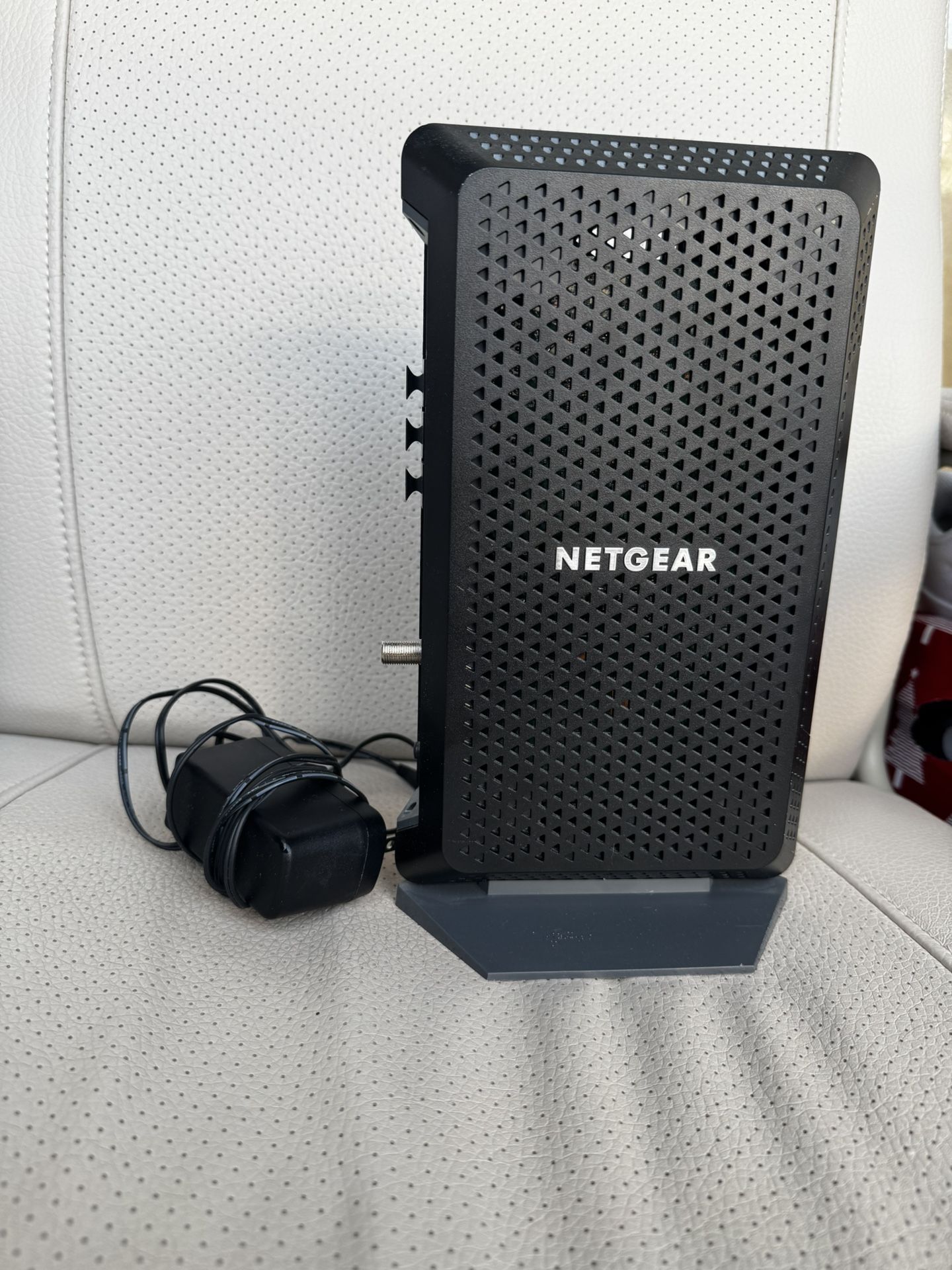 NETGEAR CM1200-100NAS Nighthawk Cable Modem CM1200 - Compatible with all Cable Providers including Xfinity by Comcast, Spectrum, Co