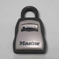 Master Lock 5400D Portable Key Safe