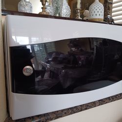 GE Microwave Oven Countertop White