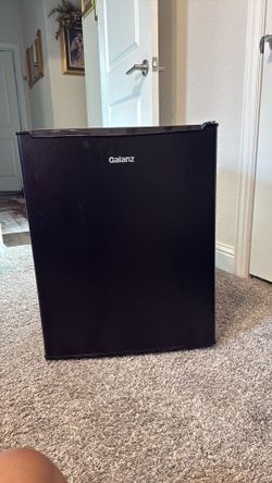 Galanz Mini Fridge