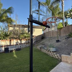 Lifetime in ground adjustable basketball hoop