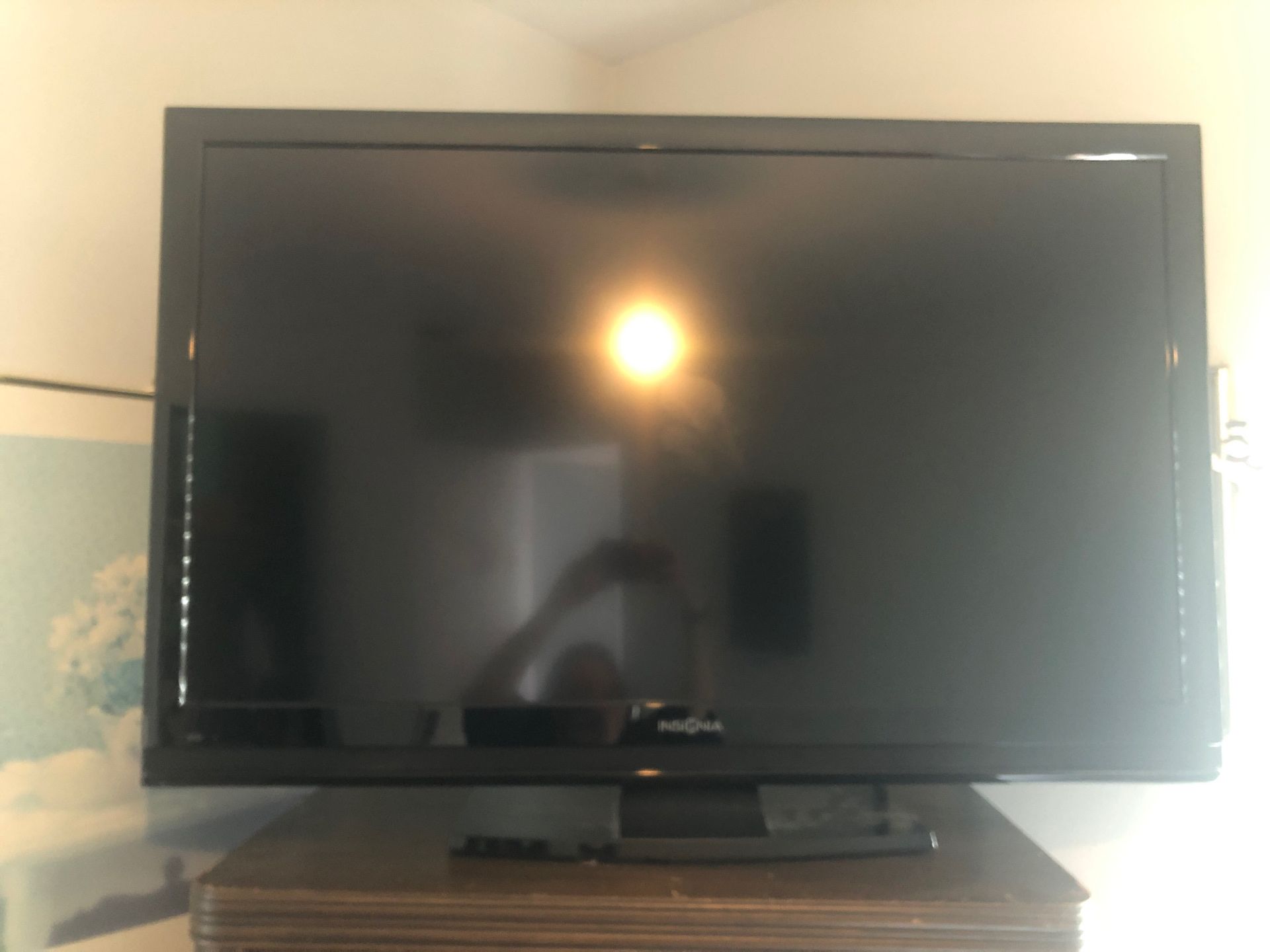 Insignia 55’ Smart Tv MUST GO! GOING TO PAWN SHOP TODAY!
