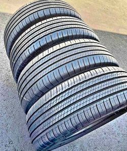 235 55 20 Michelin Tires Con 80% de Vida Las 4