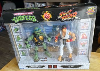 Teenage Mutant Ninja Turtles vs Street Fighter Leonardo vs Ryu Action Figure Set