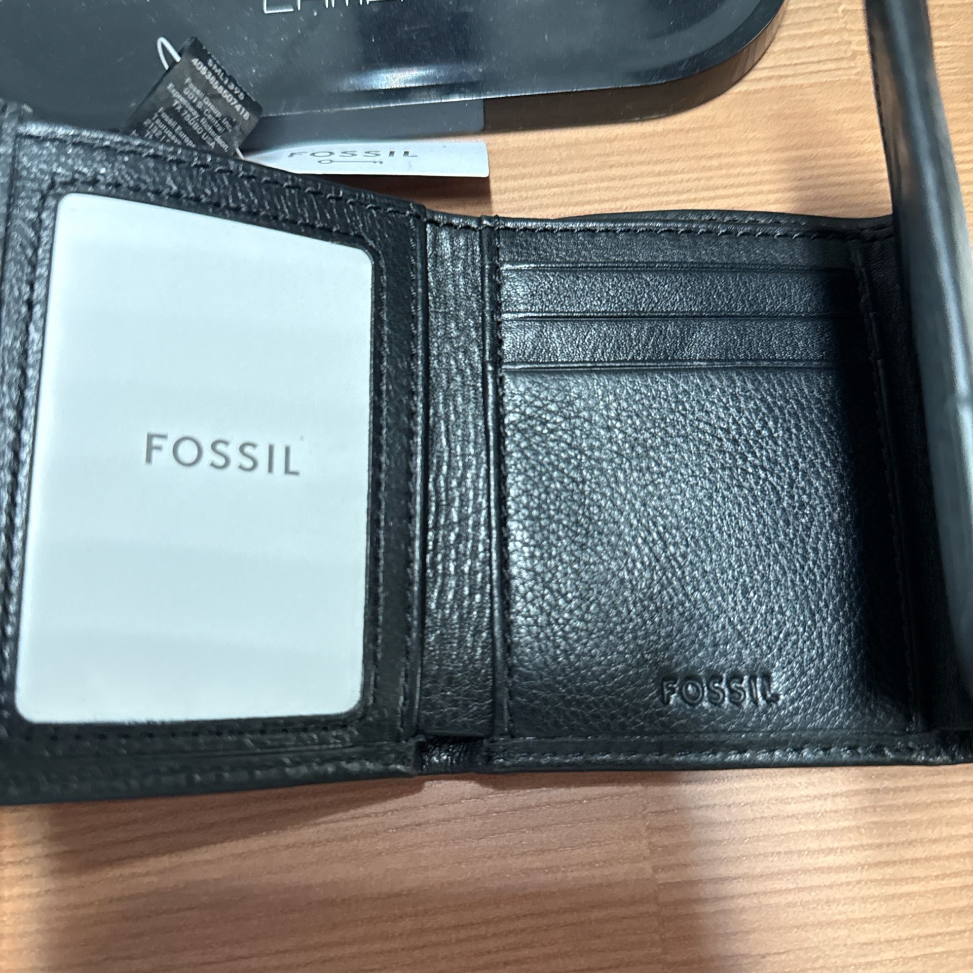 Fossil Men’s Black Leather Tri-Fold Wallet – New with Tags