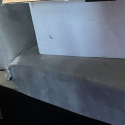 Bed /pull Out Couch