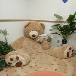 Giant Teddy Bear 