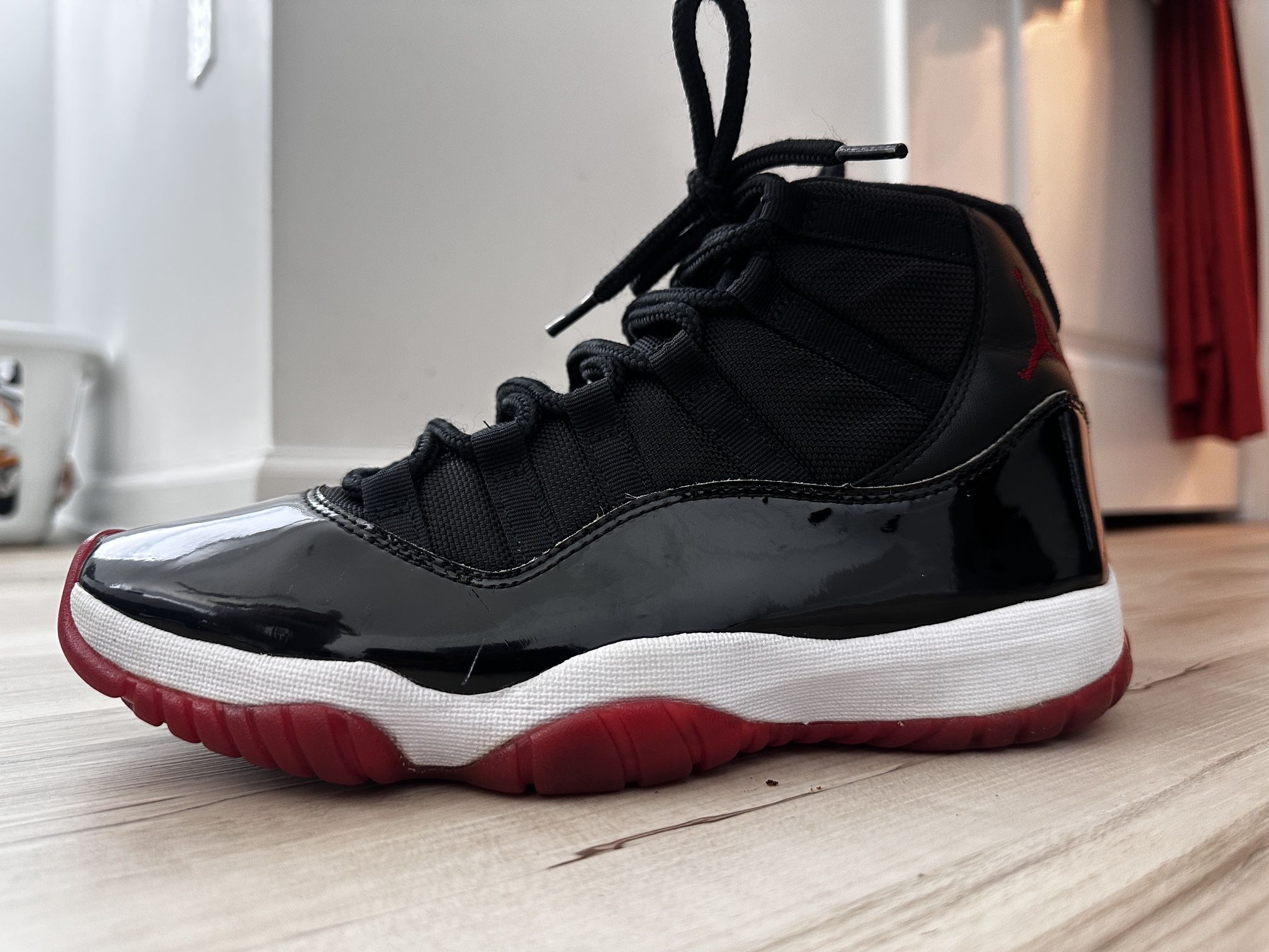 Air Jordan 11 Bred