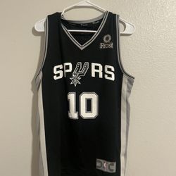 Spurs Jersey Size Small Men’s 