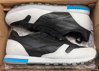 Reebok size 8 in a half
