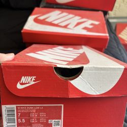 NIKE DUNK