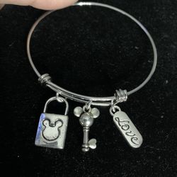 Minnie Mouse Bangle Bracelet