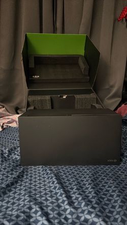 Xbox  X Series Console in Original Box 1 TB SSD