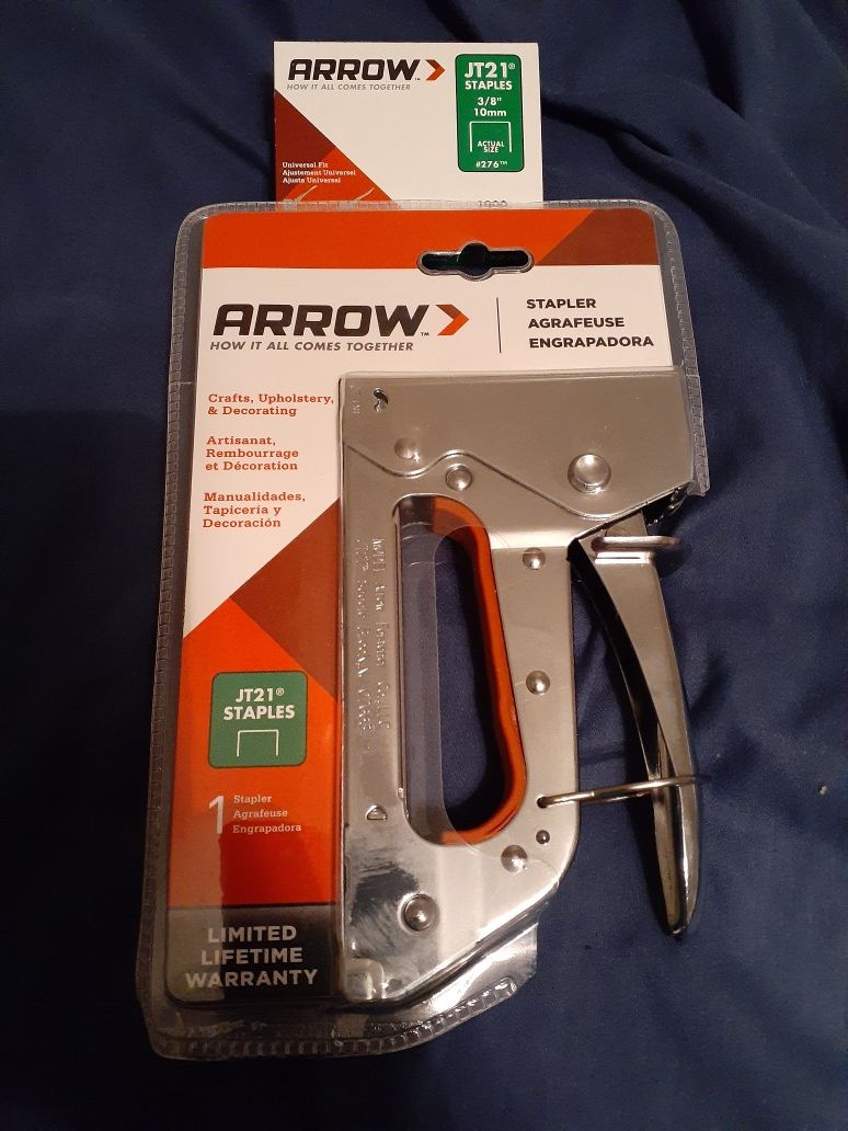 stapler plus 1000 staples